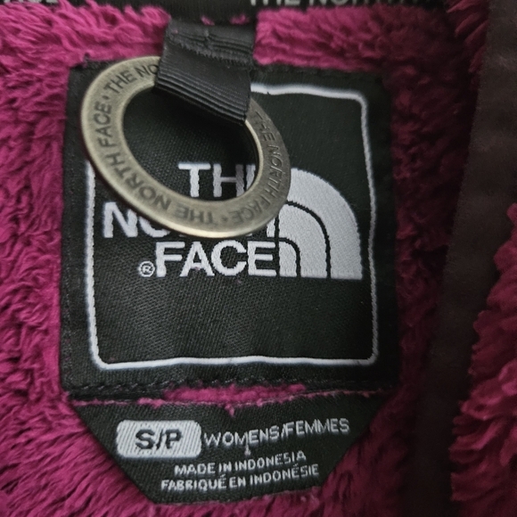 The North Face Size Small Fuchsia Fleece Hooded Womens Full Zip - Picture 10 of 11